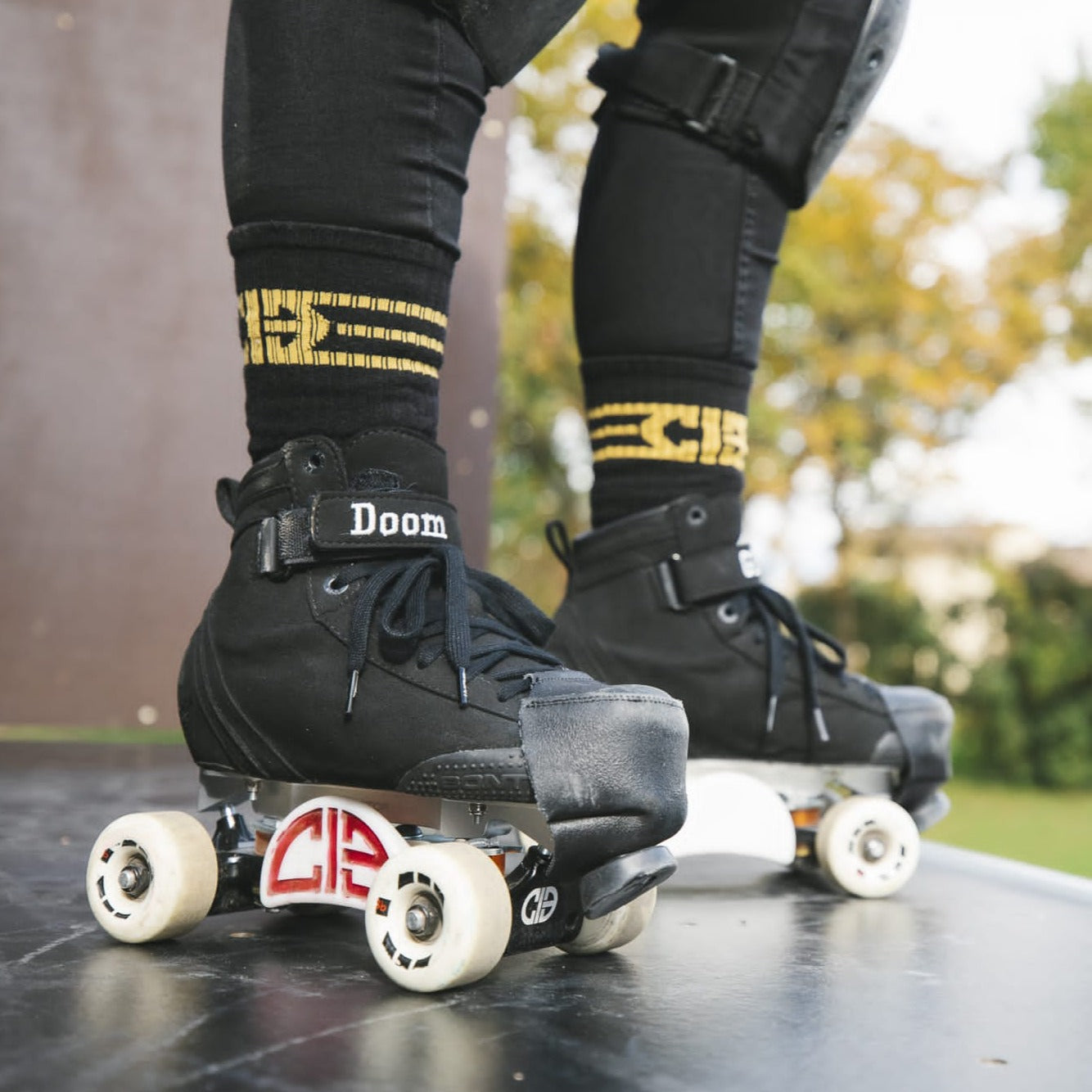 Chaya Red Toe Protector, for rollerskates, quad skates, color pink and white