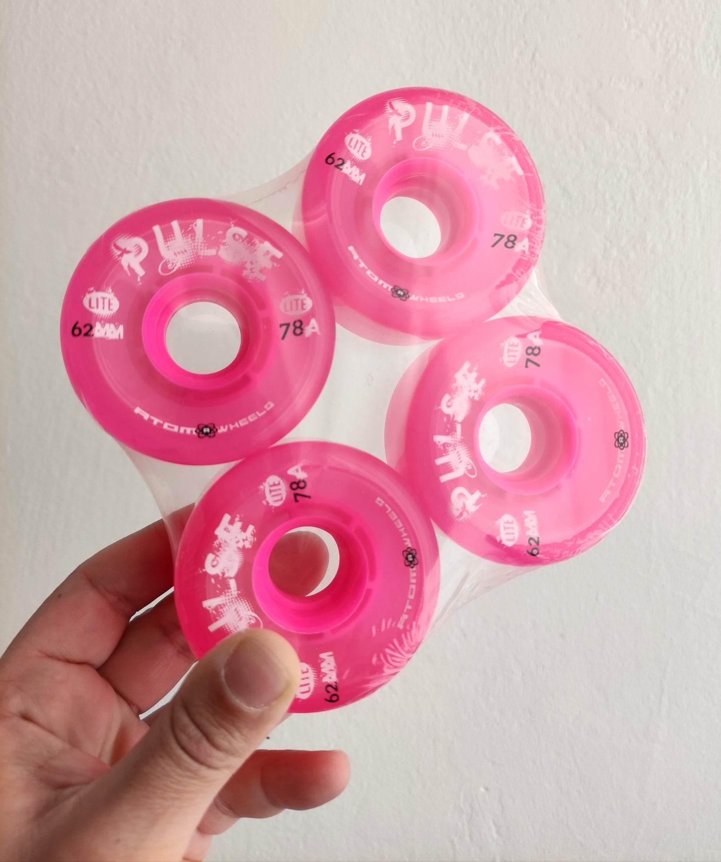 Atom Pulse Lite Pink wheels - rollerskate outdoor wheels - pack of 4